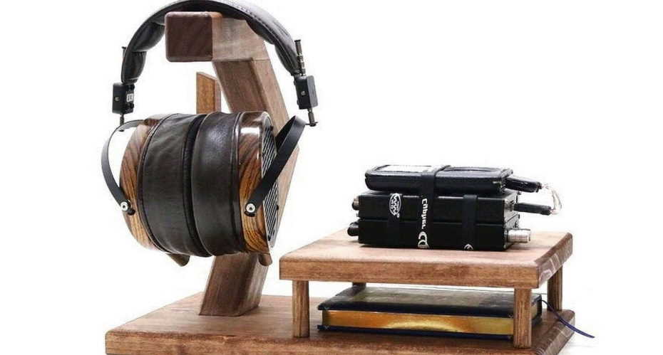 Wooden Headphone Stand : 4 Steps - Instructables